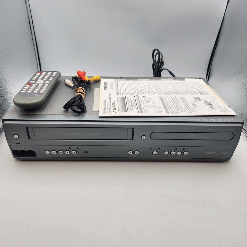 Magnavox DV225MG9 DVD VCR Combo Player 4-Head Hi-Fi Stereo Works Remote & Manual